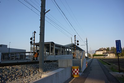 ���ԏꂩ��V�����w�֍s���ɂ́A�V�����w��ʂ�܂�