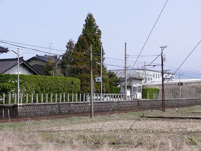 ���m�؉w�S�i