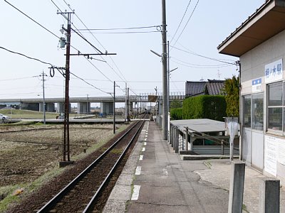 ���m�؉w�z�[��