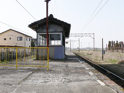 �z�[����ɑҍ���������܂�