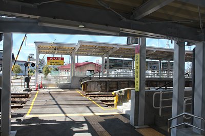 ���D����z�[���ւ͕��ʌ����ƂȂ��Ă��܂�