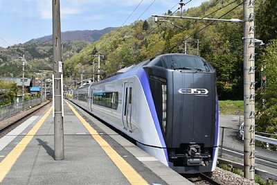 特急「あずさ」