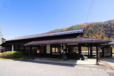 贄川駅