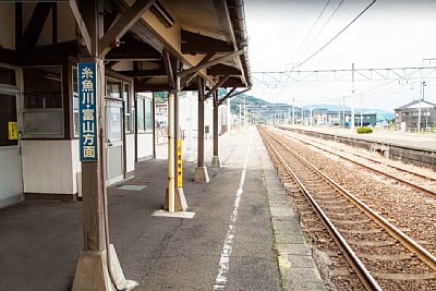 �P���z�[�����ɉw�ɂ�����܂�