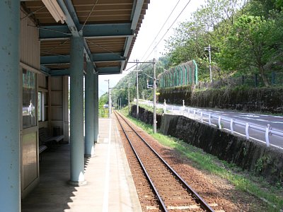 ���R����