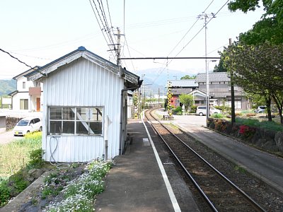 �P���z�[���Ƒҍ���