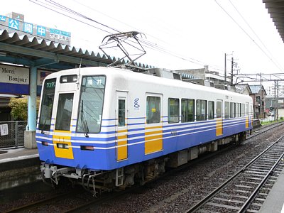 ���ʉ@�w�ɒ�Ԃ���MC5001�`�d��