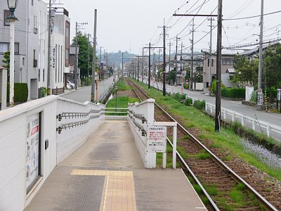 �\������