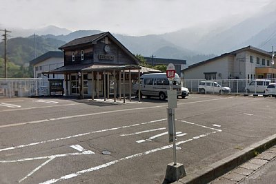 �w�O�ɂ̓o�X�������܂�