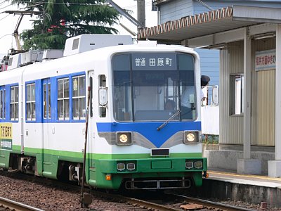 �]�[�w����z�[���ɒ�Ԃ���770�`�d��