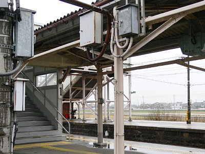 �����z�[���Ƃ͌א����Ō��΂�Ă��܂�