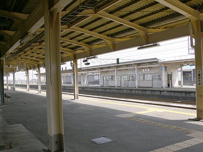 �Γ��w�z�[��