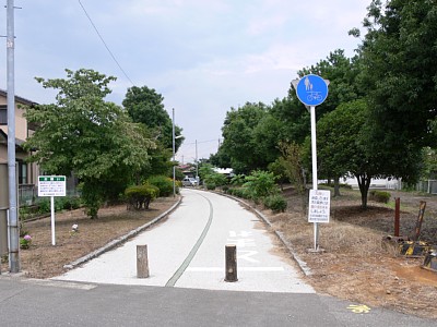 �l���w���o�����H�͍��ɃJ�[�u���Ă��܂�