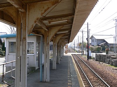 �z�[����ɑҍ���������܂�