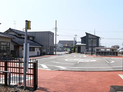 �w�O�̃��[�^���[