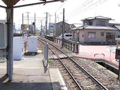 �z�[���Ɖw�O�����ԍ\�����ݐ؂�