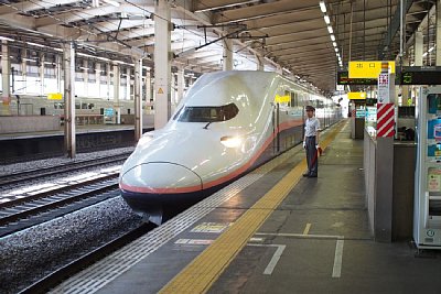 �V����E4�n����Ԃ��Ă��܂�