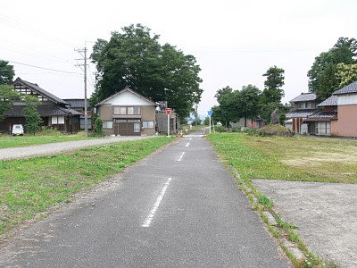 ���̉w�Ղ̍L�����瑤�������{���������Ǝv���܂�