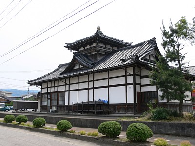 現存する井波駅舎