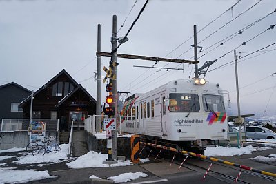 �w�̂��΂ɓ���