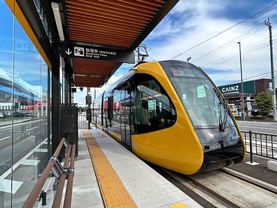 ライトラインが入線