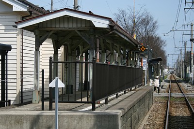旧駅舎が維持されています