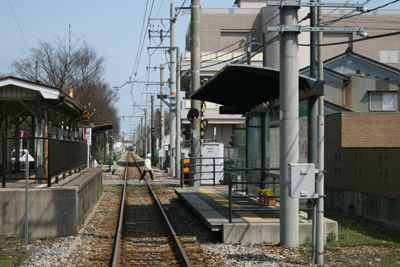 東岩瀬駅全景