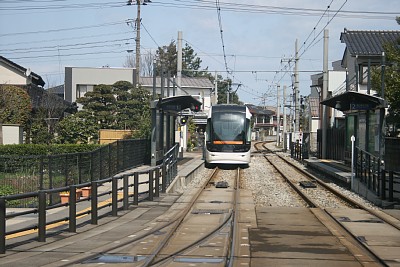 ���c���w�Z�O�w�𔭎Ԃ���|�[�g����