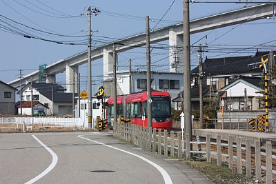 �������O�̃A�C�g�����Ɣw��ɂ͐V���勴