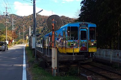 �z�[���Ƀ`���M���g��