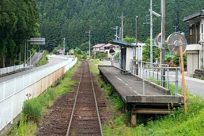 �z�[���Ƒҍ���