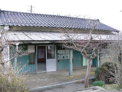 �w�ɂ��z�[�����猩��