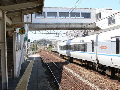 2�ԃz�[�����猩���T���_�[�o�[�h