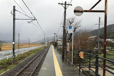 �z�[���͌��\����