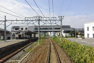 �z�[���ƌא���