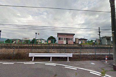 �P���z�[���Ƒҍ���