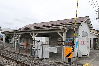 ���H������z�[���֒ʂ��Ă��܂�