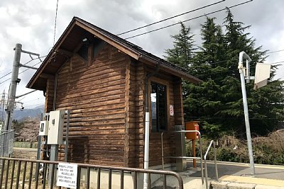 �z�[����ɑҍ���������܂�