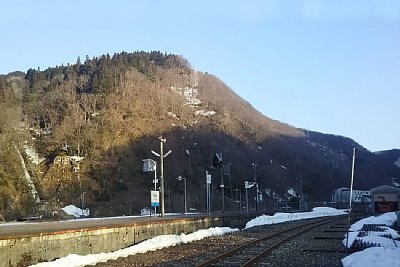 �����z�[���̕Б��̐��H���͂��Ƃ��Ă��܂�