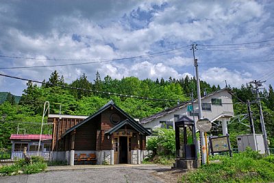 �w�ɂƌא����ɂQ�Ԑ��ɂ��ҍ���