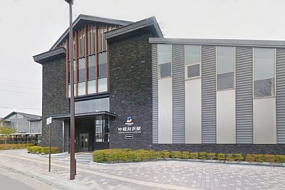 ���y���w