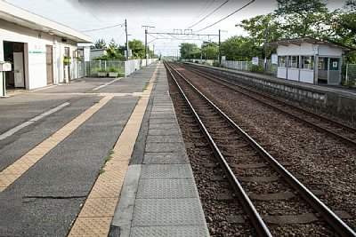 �z�[���Ƒҍ���