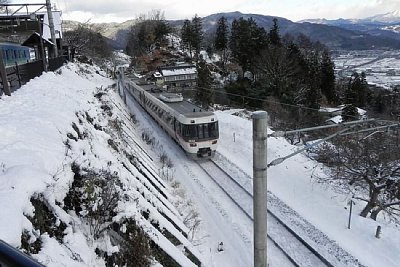 �{������}�u���Ȃ́v���ʉ߂��܂�