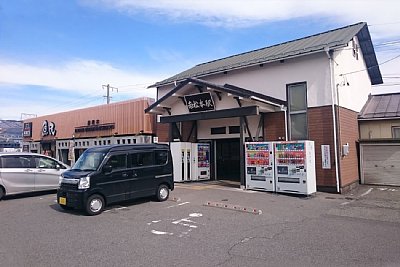 定期貨物列車の発着がある南松本駅