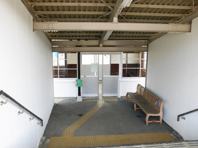 �z�[������w�ɂւ̒ʘH