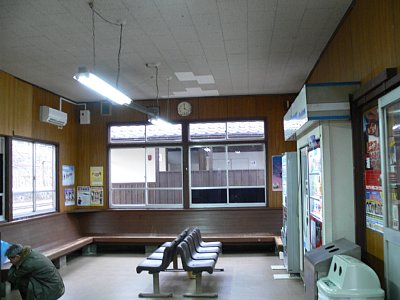 �ҍ����ɂ͎��̋@�Ȃǂ���܂�