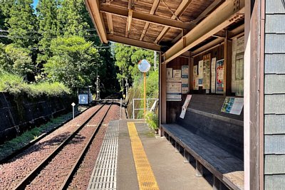 �z�[���Ƒҍ���