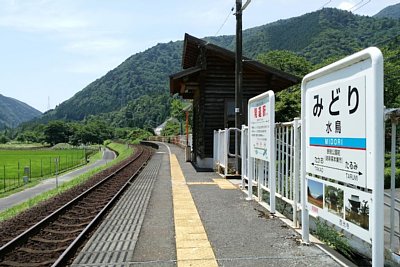 �z�[����̑ҍ���