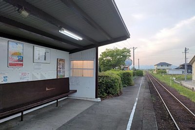 �z�[����ɑҍ���