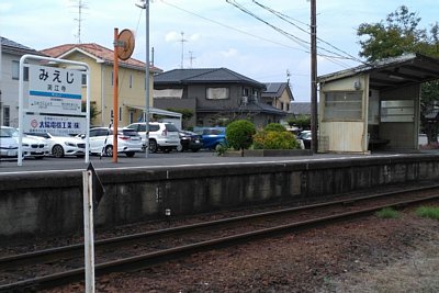 �z�[����ɑҍ���